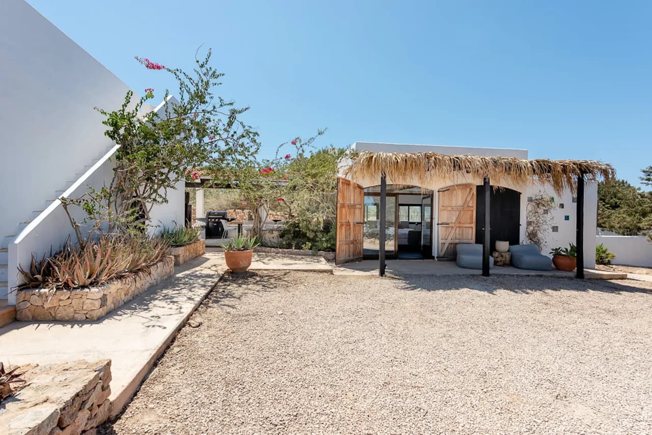 Wonderful chic villa near the beach photo 3