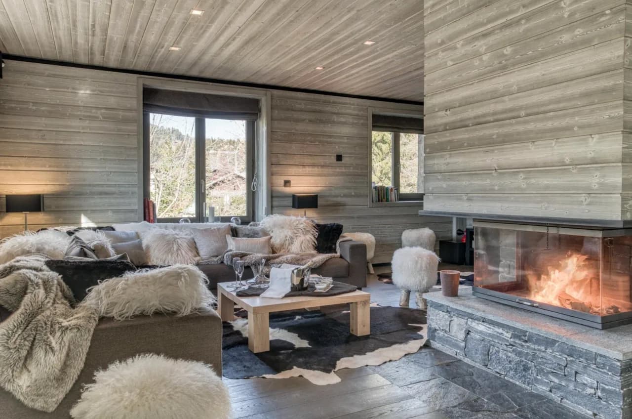 Contemporary chalet located in a prestigious villa photo 2