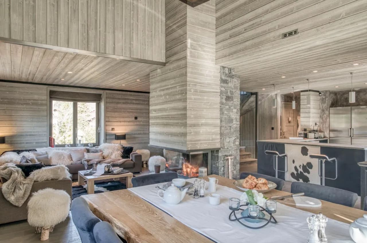 Contemporary chalet located in a prestigious villa photo 3