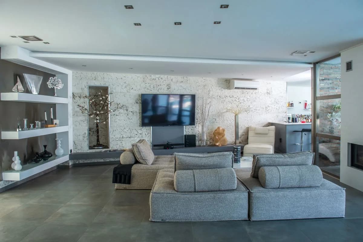 MAJESTIC VILLA WITH UNIQUE AMENITIES photo 2