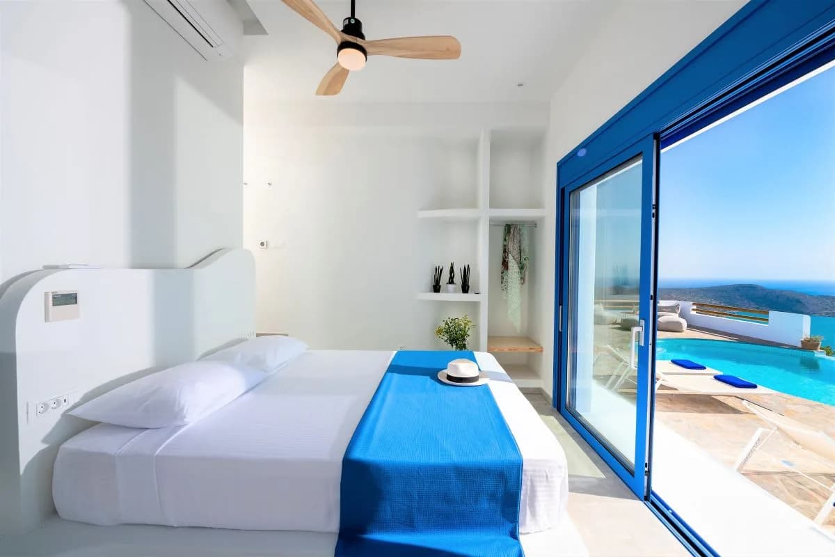 STATE OF THE ART HOLIDAY VILLA WITH INFINITY POOL photo 5