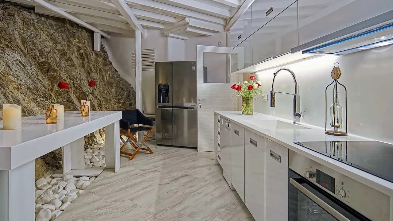 Exquisite Luxury Estate Perfect For Large Group photo 3