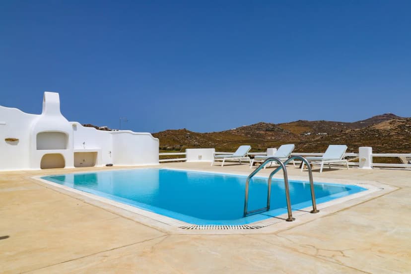Villa with large pool overlooking Kalafati