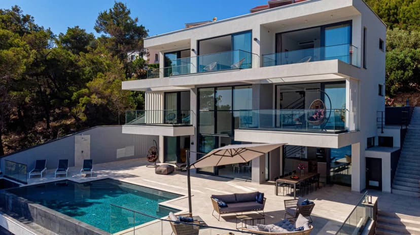 Designer villa few steps from azure blue sea