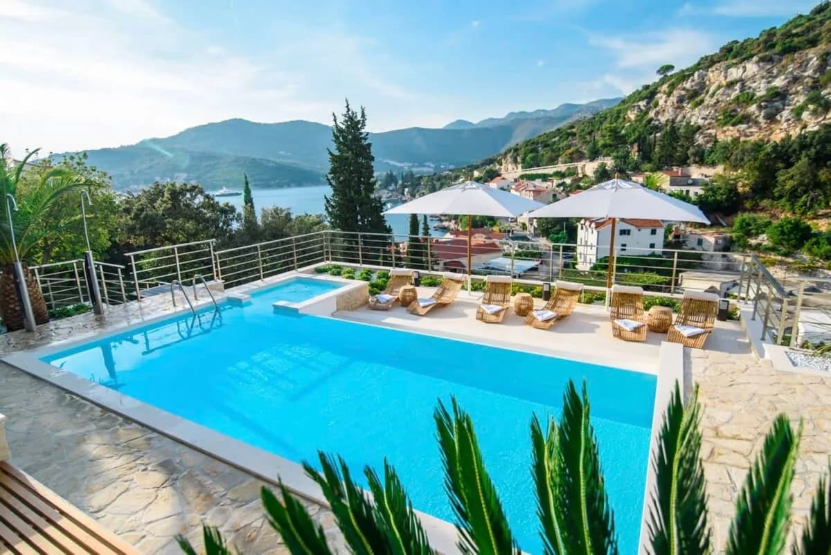 Luxurious villa overlooking Zaton bay