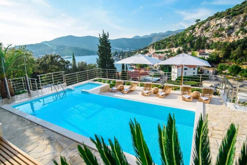 Luxurious villa overlooking Zaton bay