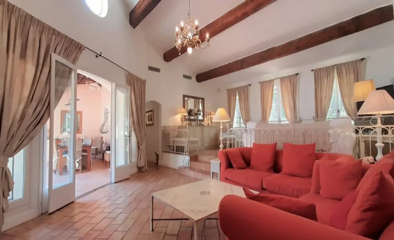 Tranquil Villa Next to Pampelonne Beach photo 2