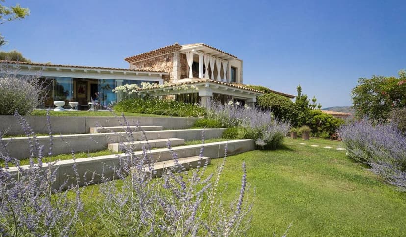 Modern Italian Villa with Pool and Jacuzzi