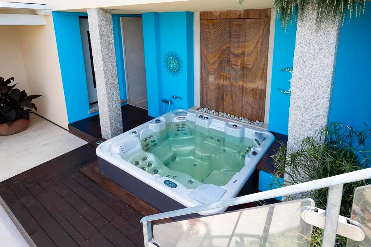 Modern Italian Villa with Pool and Jacuzzi photo 5