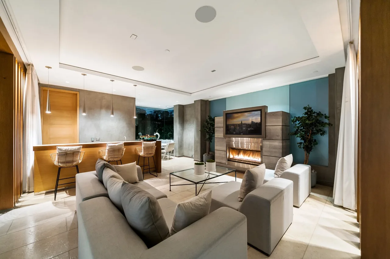 Ultra Modern Sunset Strip Mansion photo 2