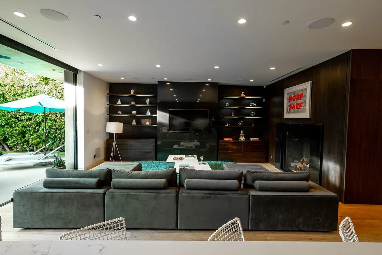 Opulent Modern Melrose Escape photo 2