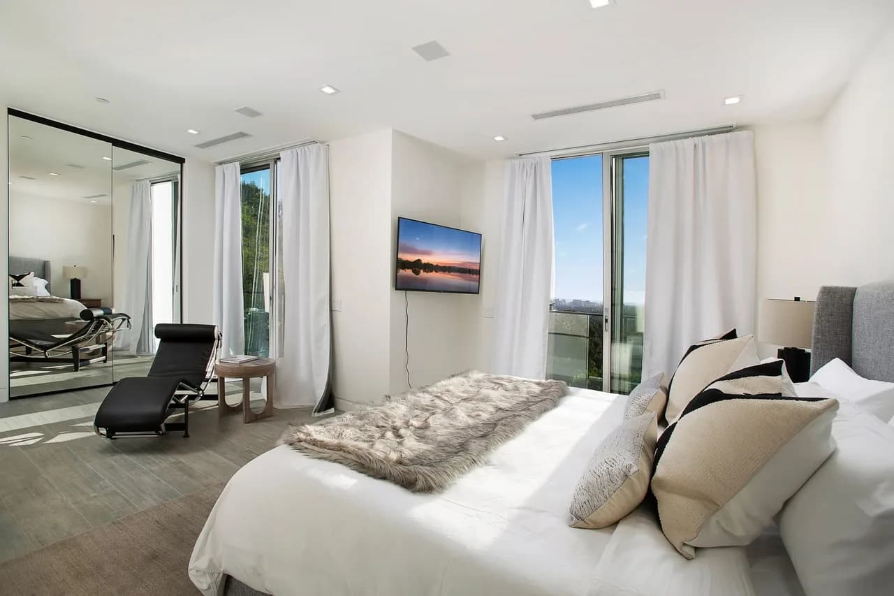 Beverly Hills 3 Story Villa photo 5