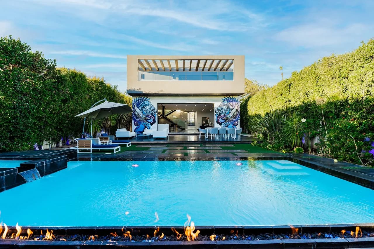 Sleek Luxury Villa In Beverlywood photo 2