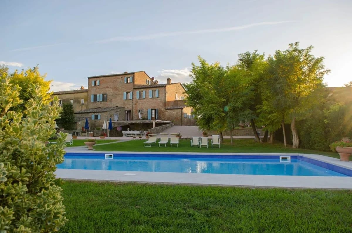 Renovated Villa With a Charming Pool photo 5