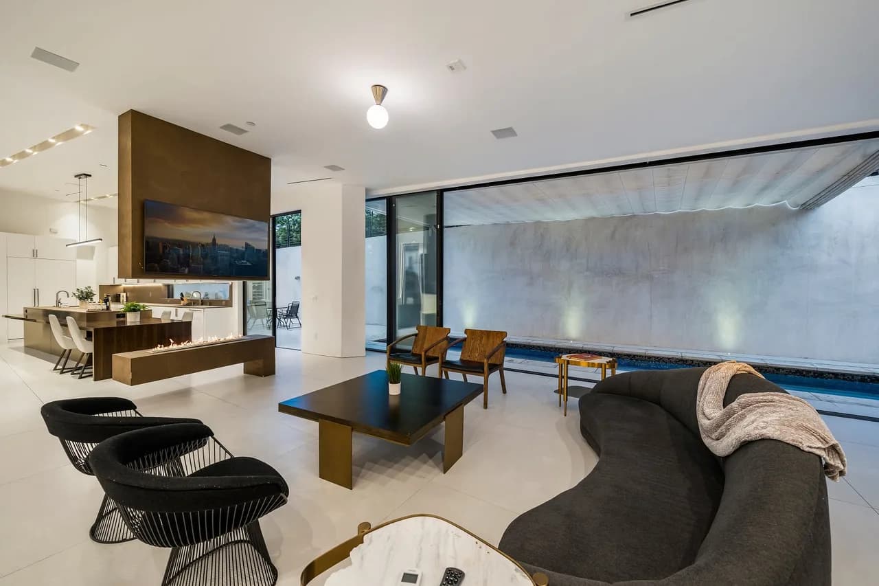 Ultra-modern Villa In Hollywood photo 2