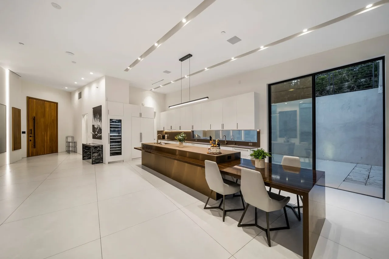 Ultra-modern Villa In Hollywood photo 3