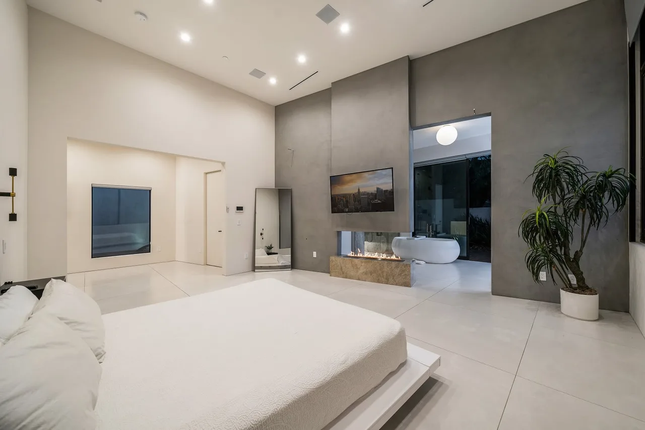 Ultra-modern Villa In Hollywood photo 5