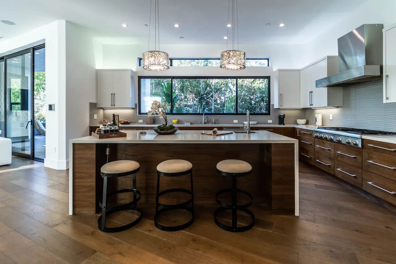 Exceptional Encino Getaway photo 3