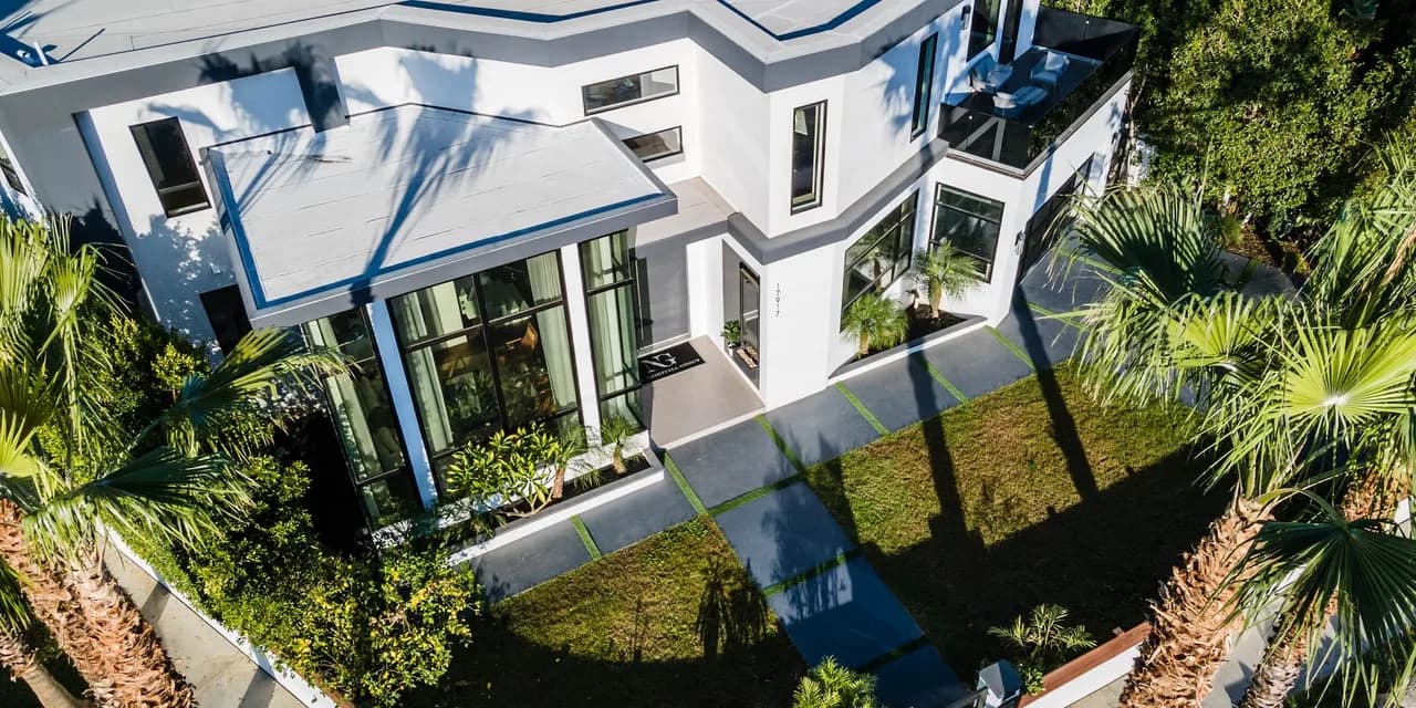 Exceptional Encino Getaway photo 5