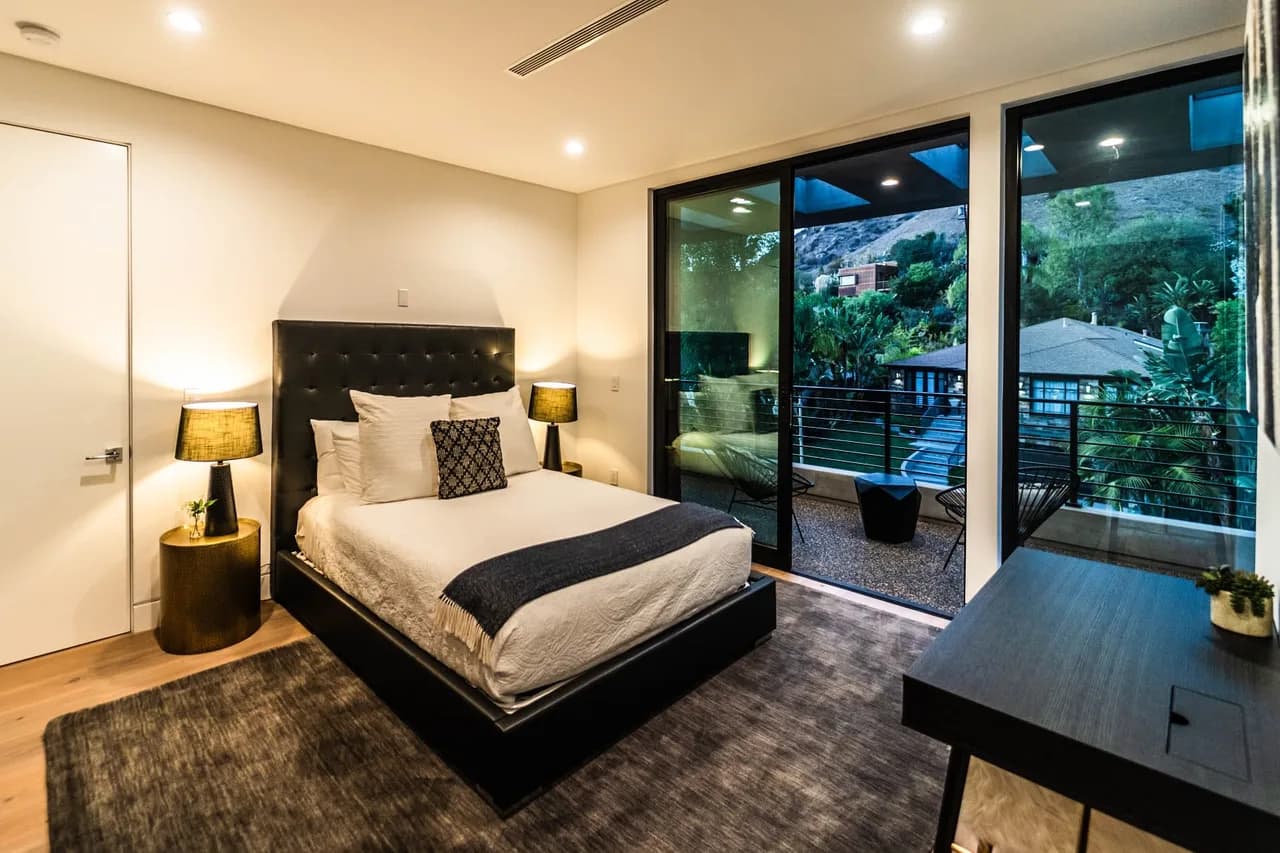 Lavish Sanctum In Los Feliz photo 5