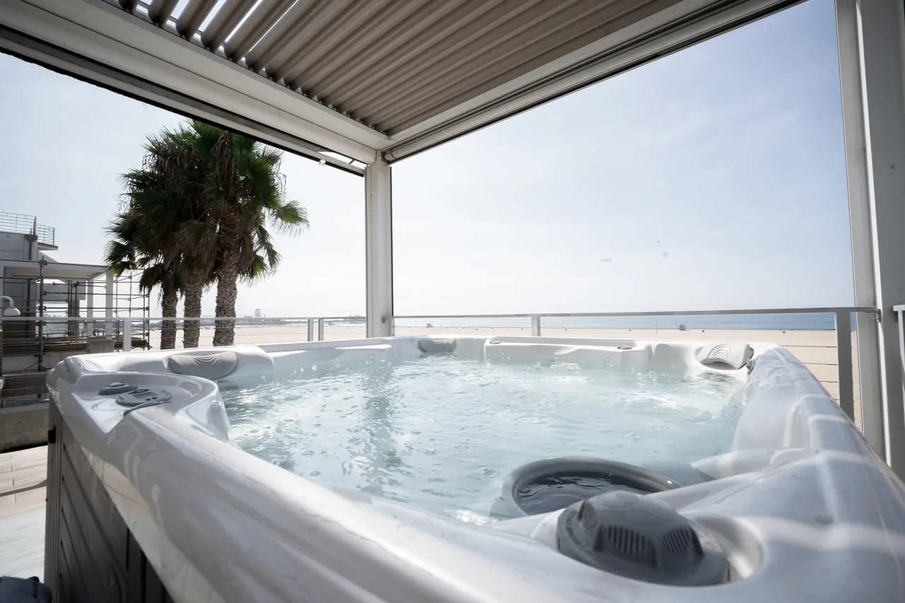 Brilliant Beachfront Santa Monica Retreat photo 5