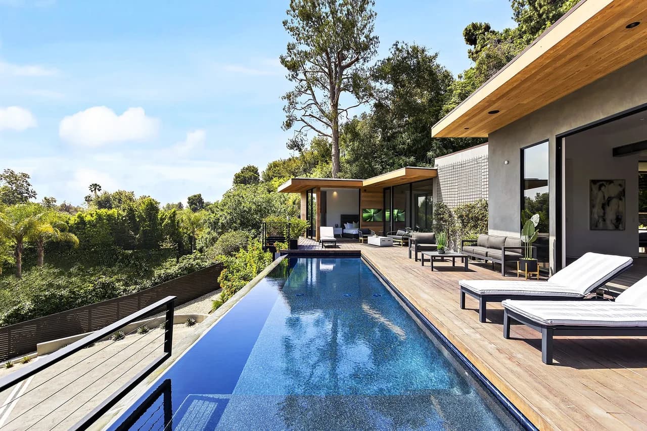 Secluded Modern Residence In The Canyons Of BelAir