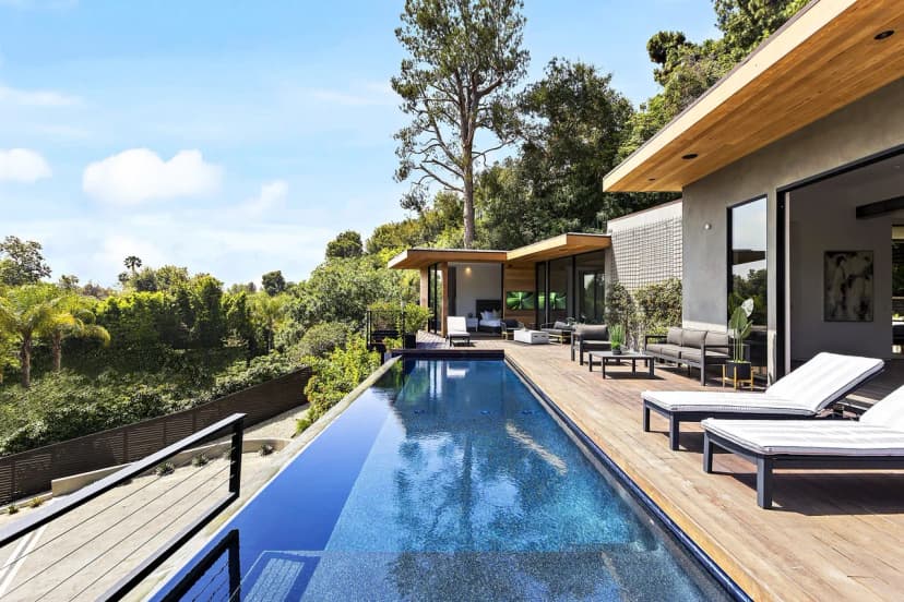 Secluded Modern Residence In The Canyons Of BelAir