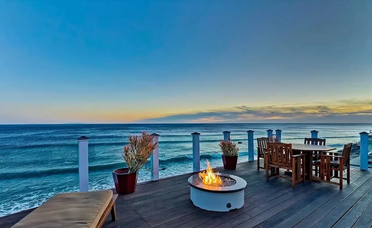 Modern Malibu Beach Retreat photo 2