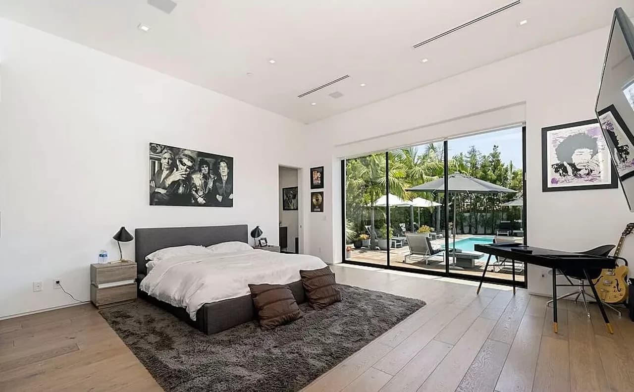 Impeccable Modern Mansion In Beverly Hills Flats photo 5