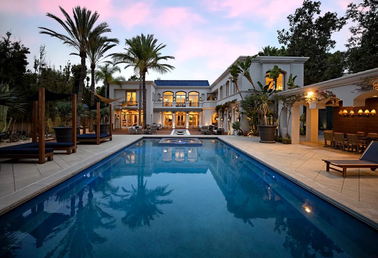 Sophisticated Grand Mansion In Prime Beverly Hills