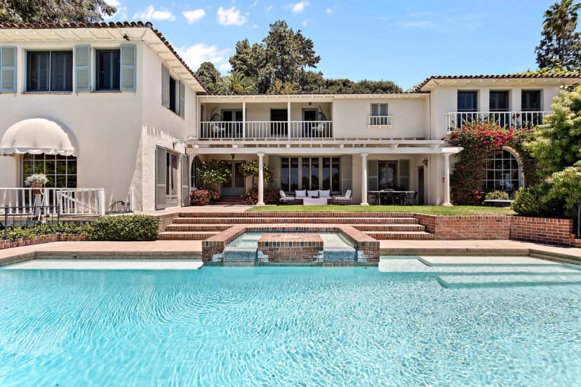 Mediterranean Style Villa In Bel Air
