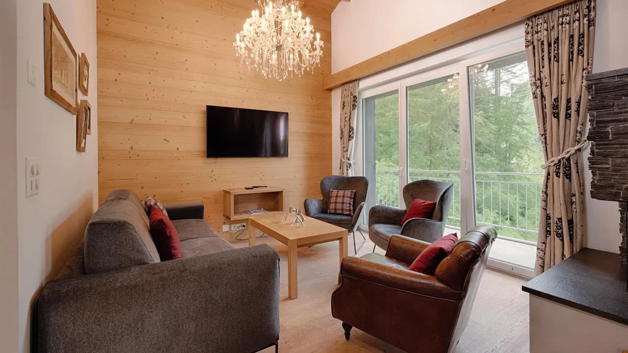 BEAUTIFUL SKI IN /SKI OUT ALPINE PENTHOUSE photo 4