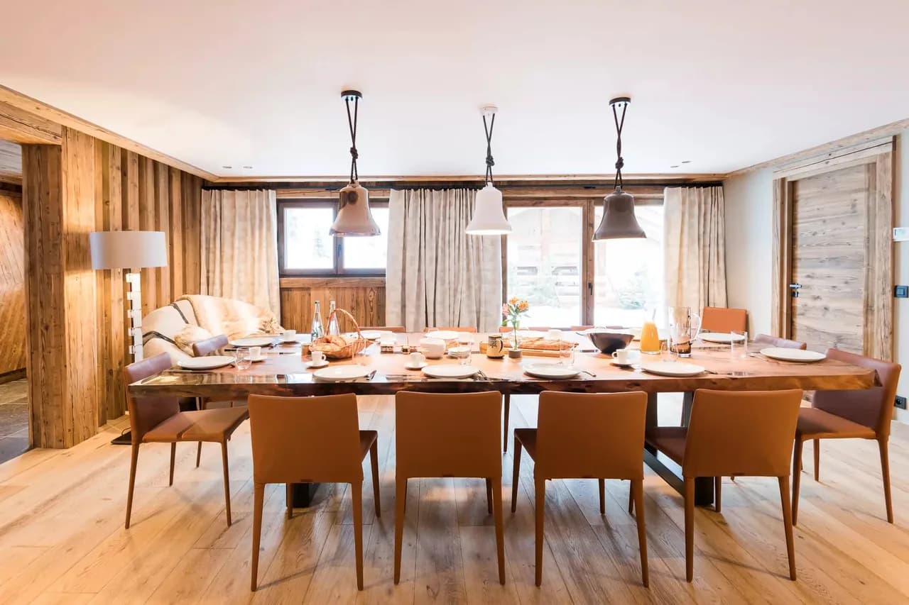 Mountain view chalet near ski slopes photo 3