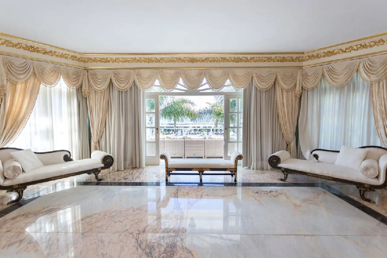 Beachfront Villa With Indoor and Outdoor Pools photo 3
