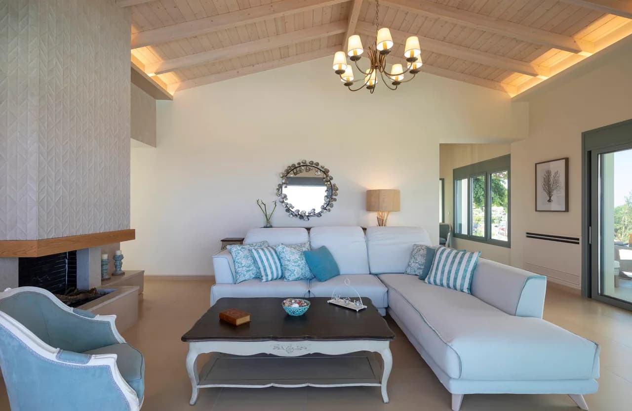 IMPRESSIVE LUXURIOUS VILLA WITH PANORAMIC VIEWS photo 2