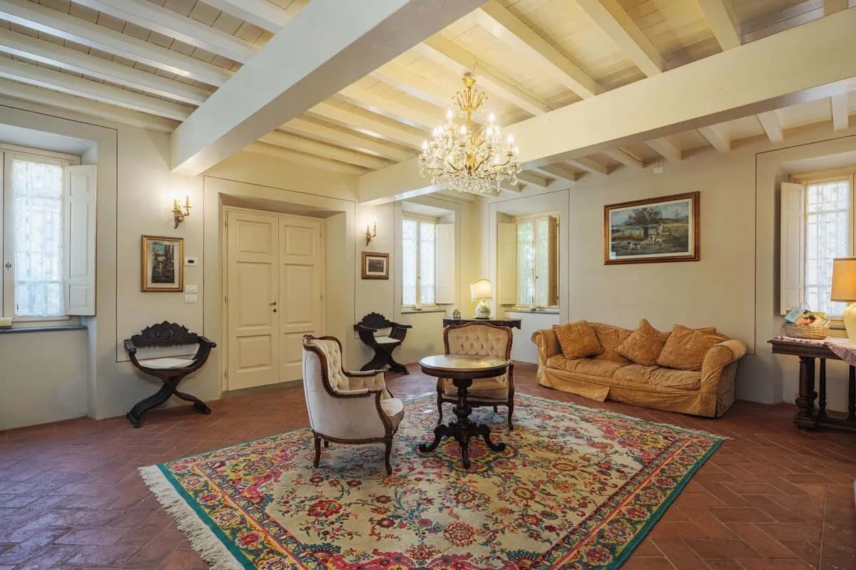 Elegant villa with harmonious settings photo 3
