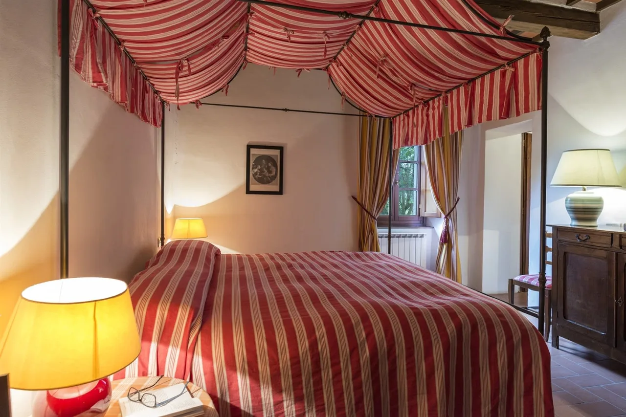 Prestigious Villa in an Idyllic Location photo 3