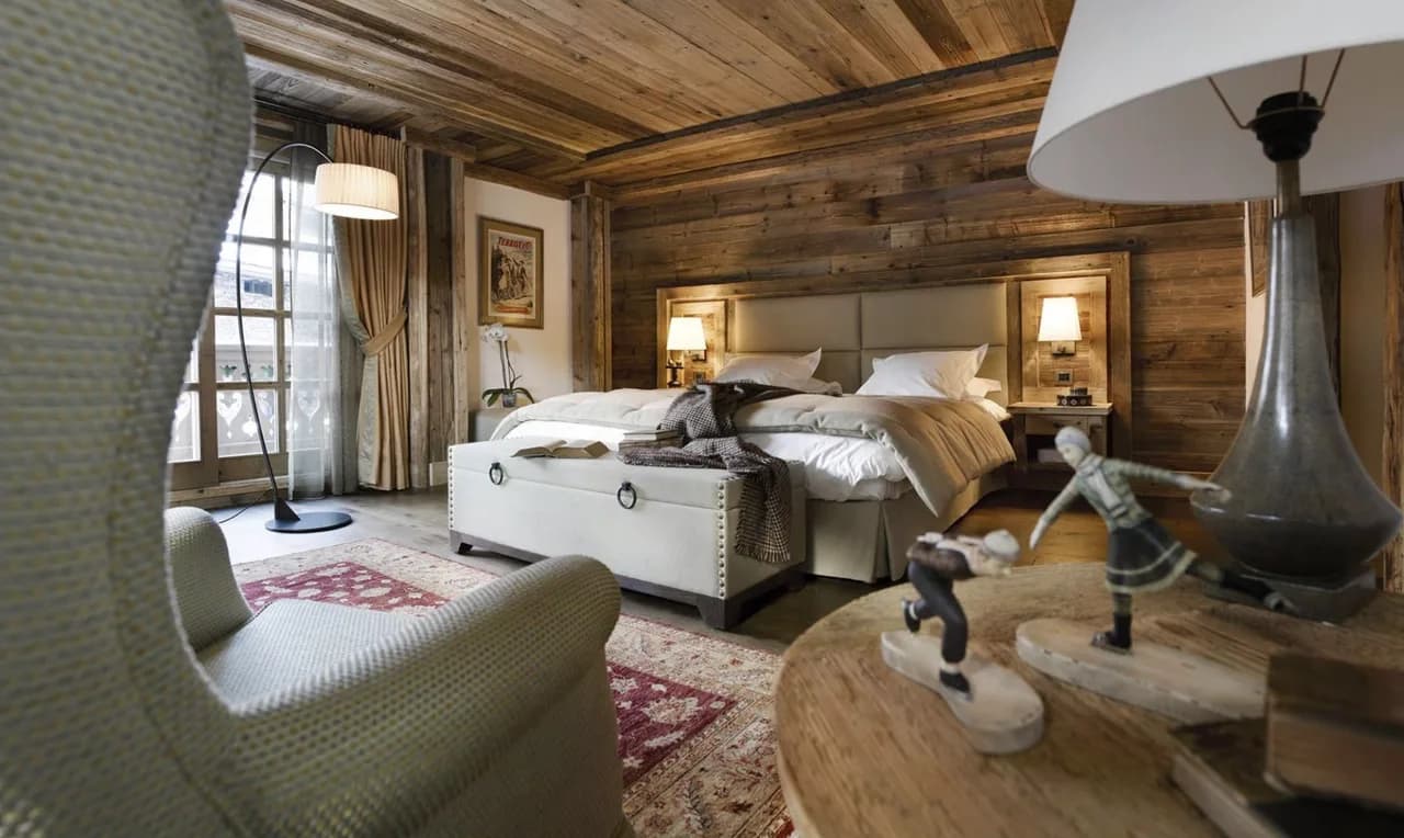 Chalet boasting luxurious and elegant decor photo 2
