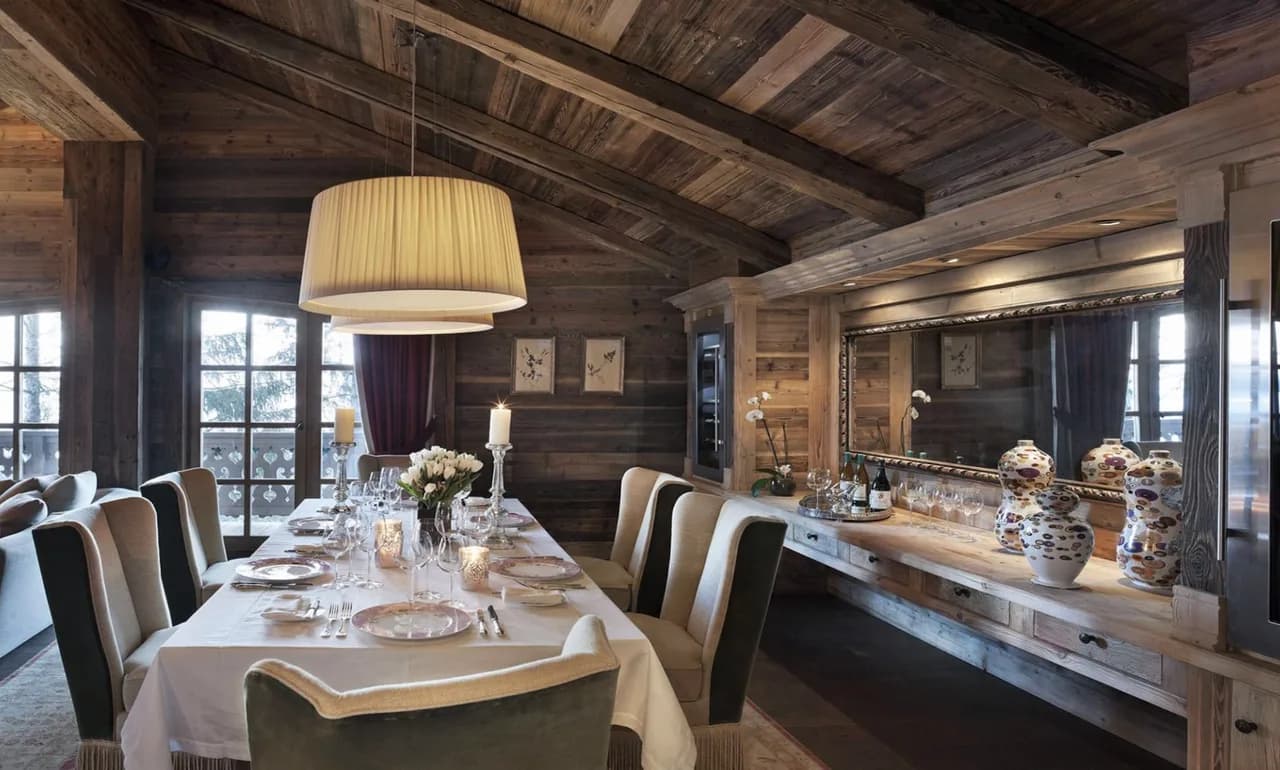 Chalet boasting luxurious and elegant decor photo 5