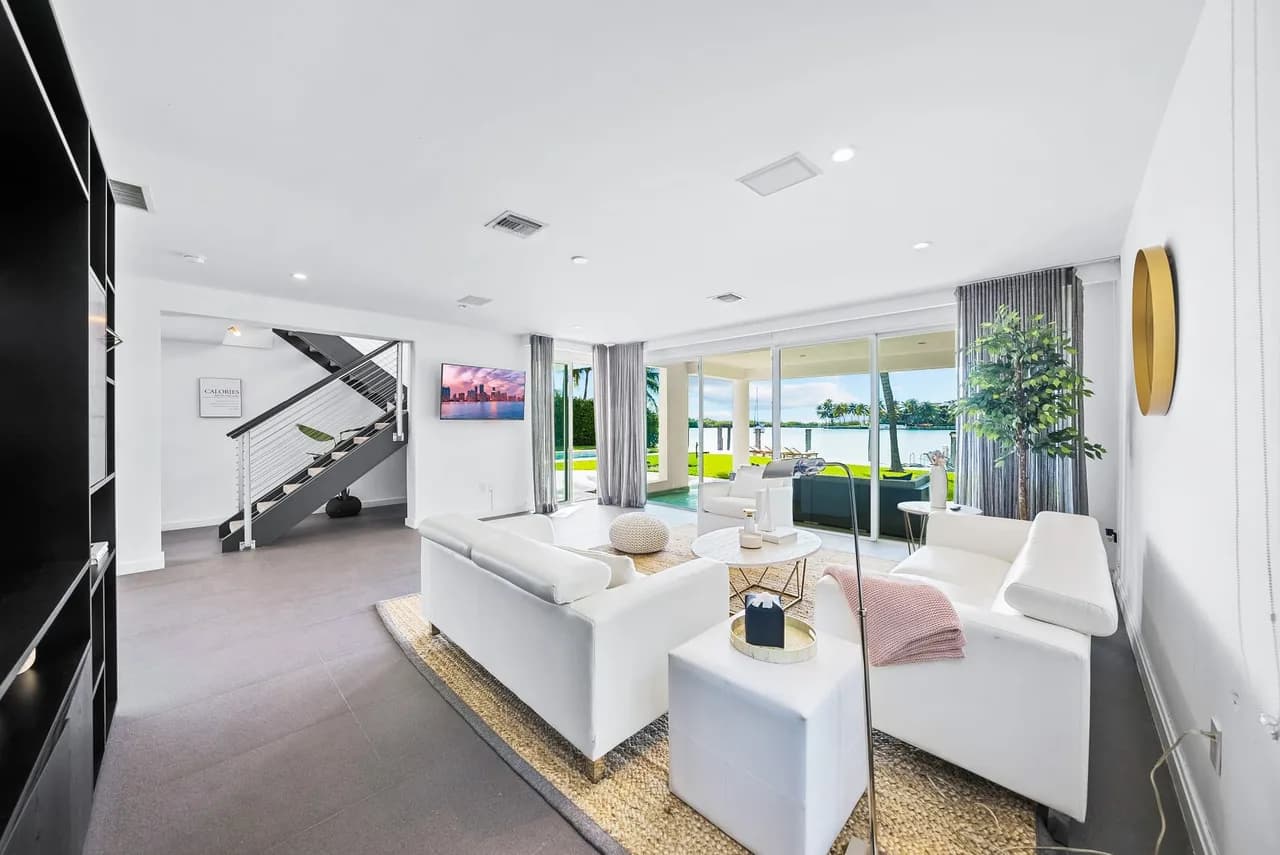Exquisite Waterfront Villa In Key Biscayne photo 2