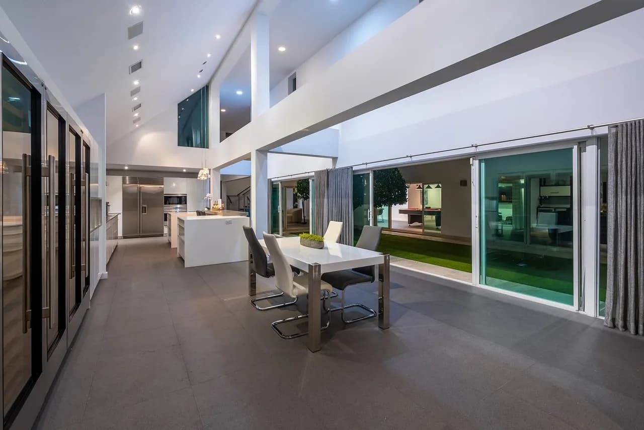 Exquisite Waterfront Villa In Key Biscayne photo 3