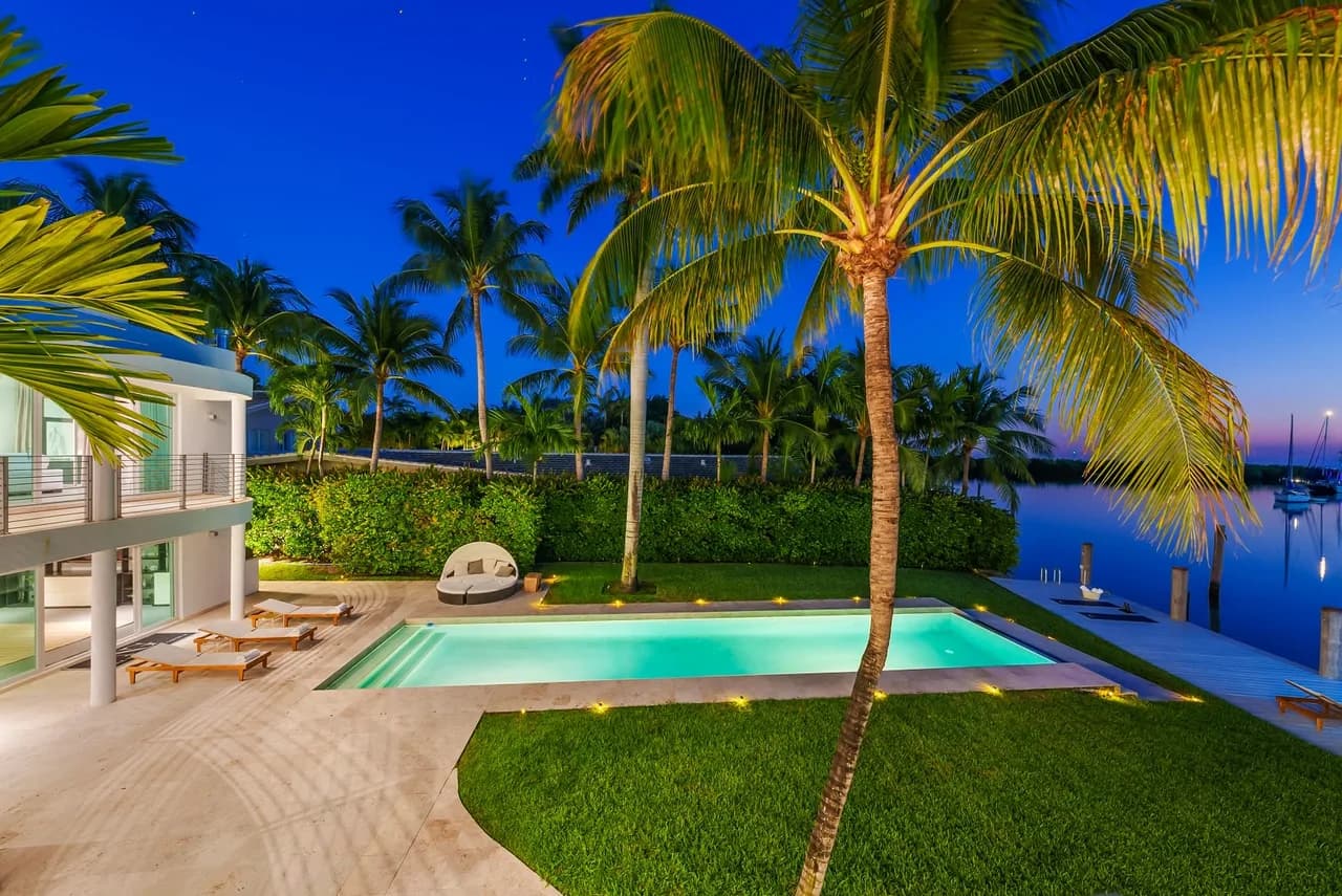 Exquisite Waterfront Villa In Key Biscayne photo 4