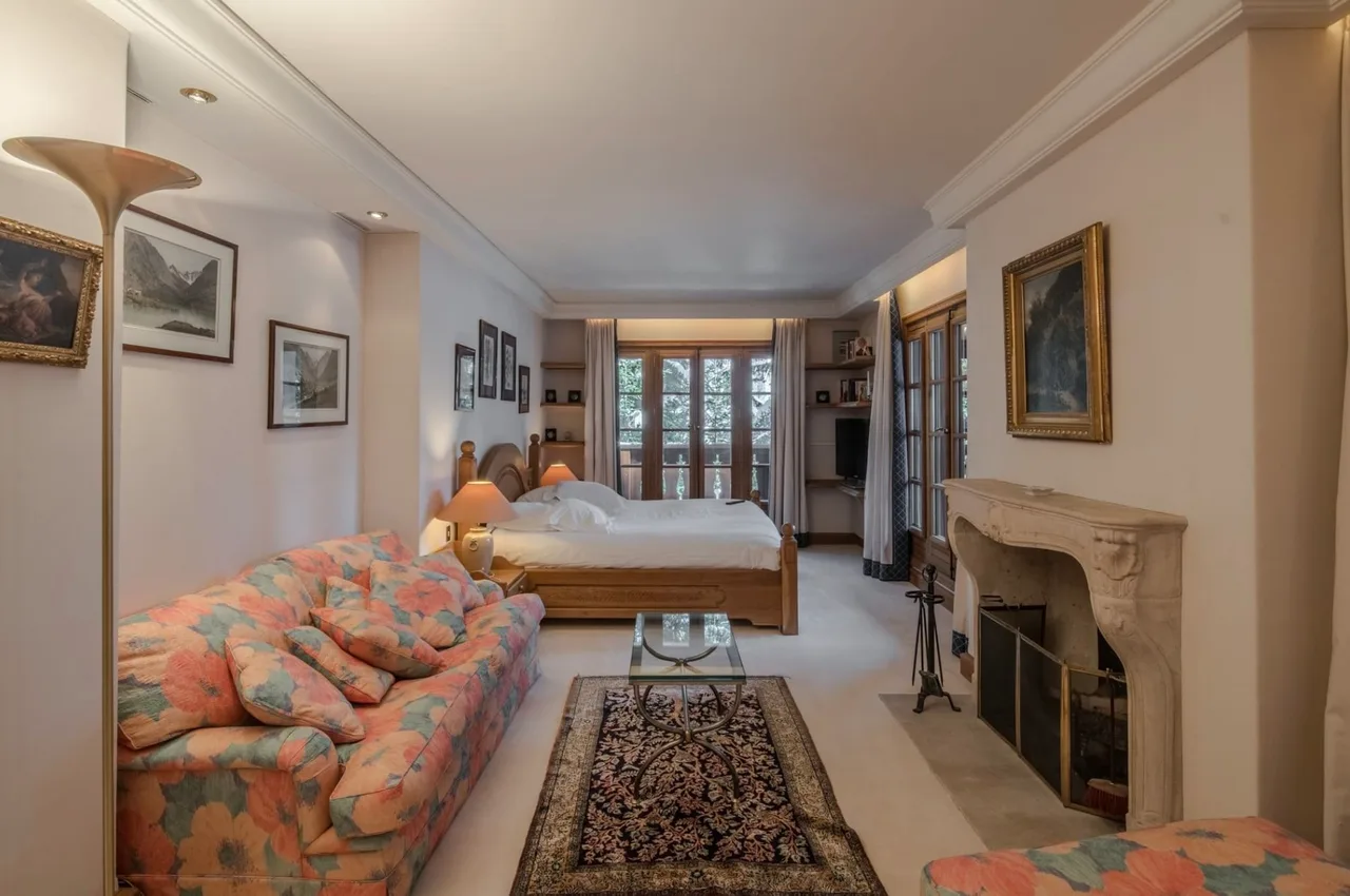 Refined chalet with wellness area photo 3