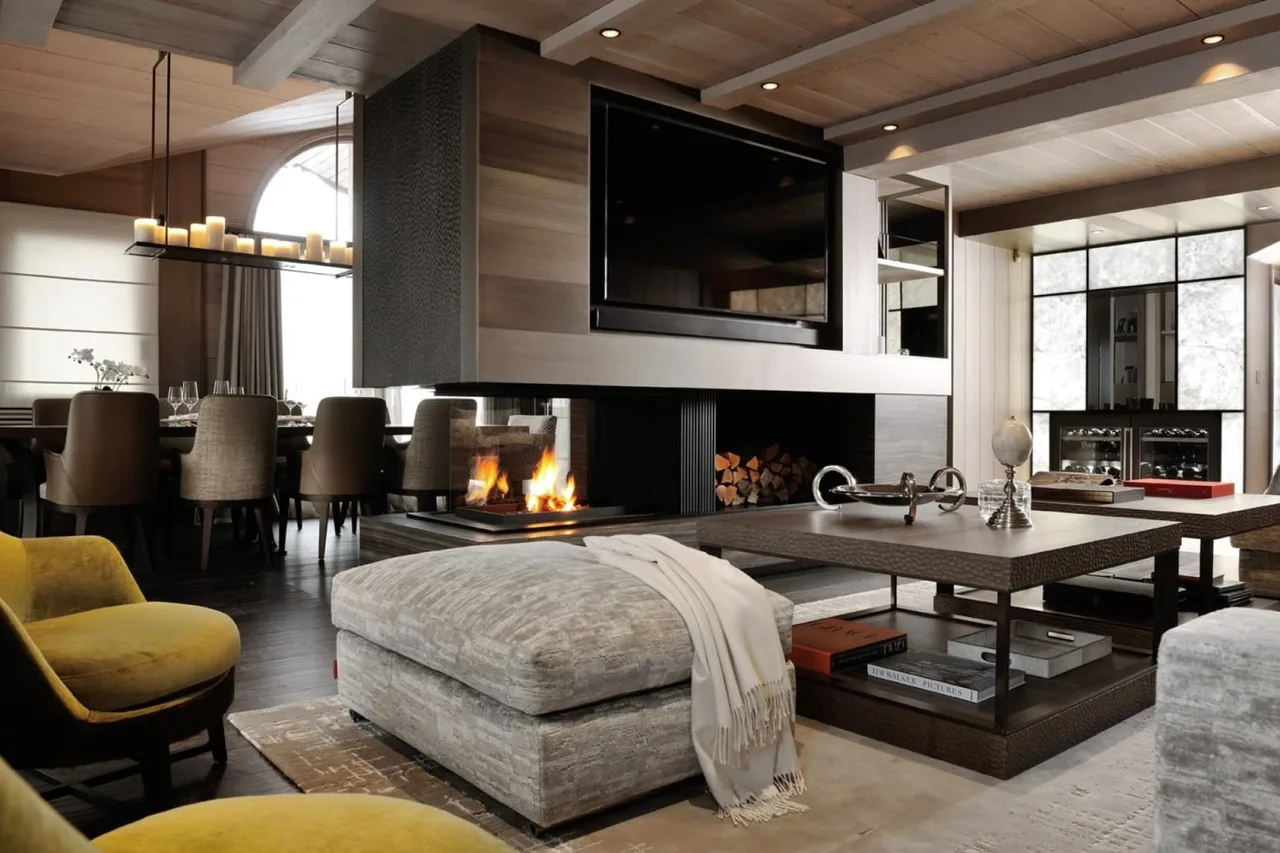 Exceptional apartment within close proximity to La