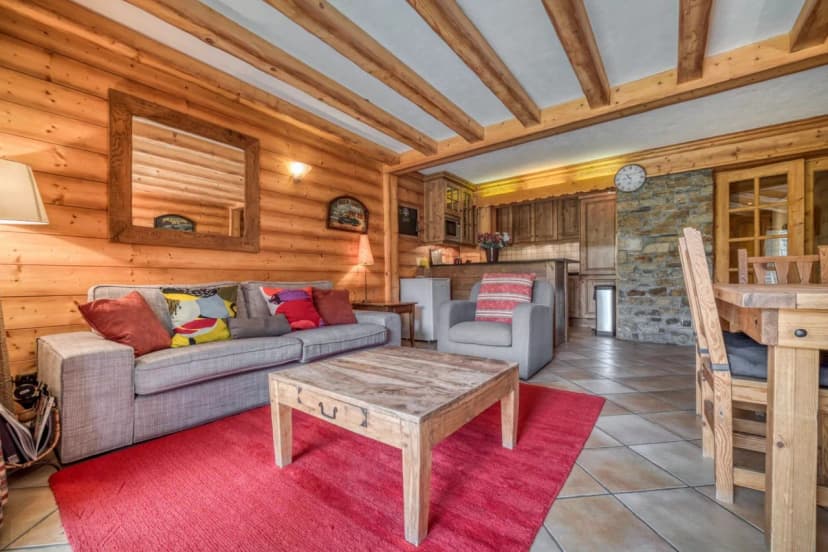 Beautiful apartment furnished with care in Courchevel