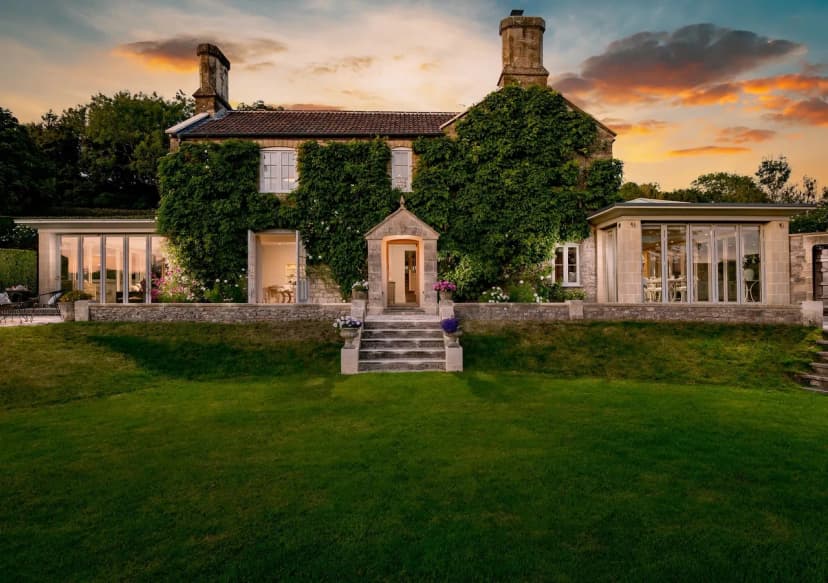Old Stone Farmhouse With Luxury And Magnificence