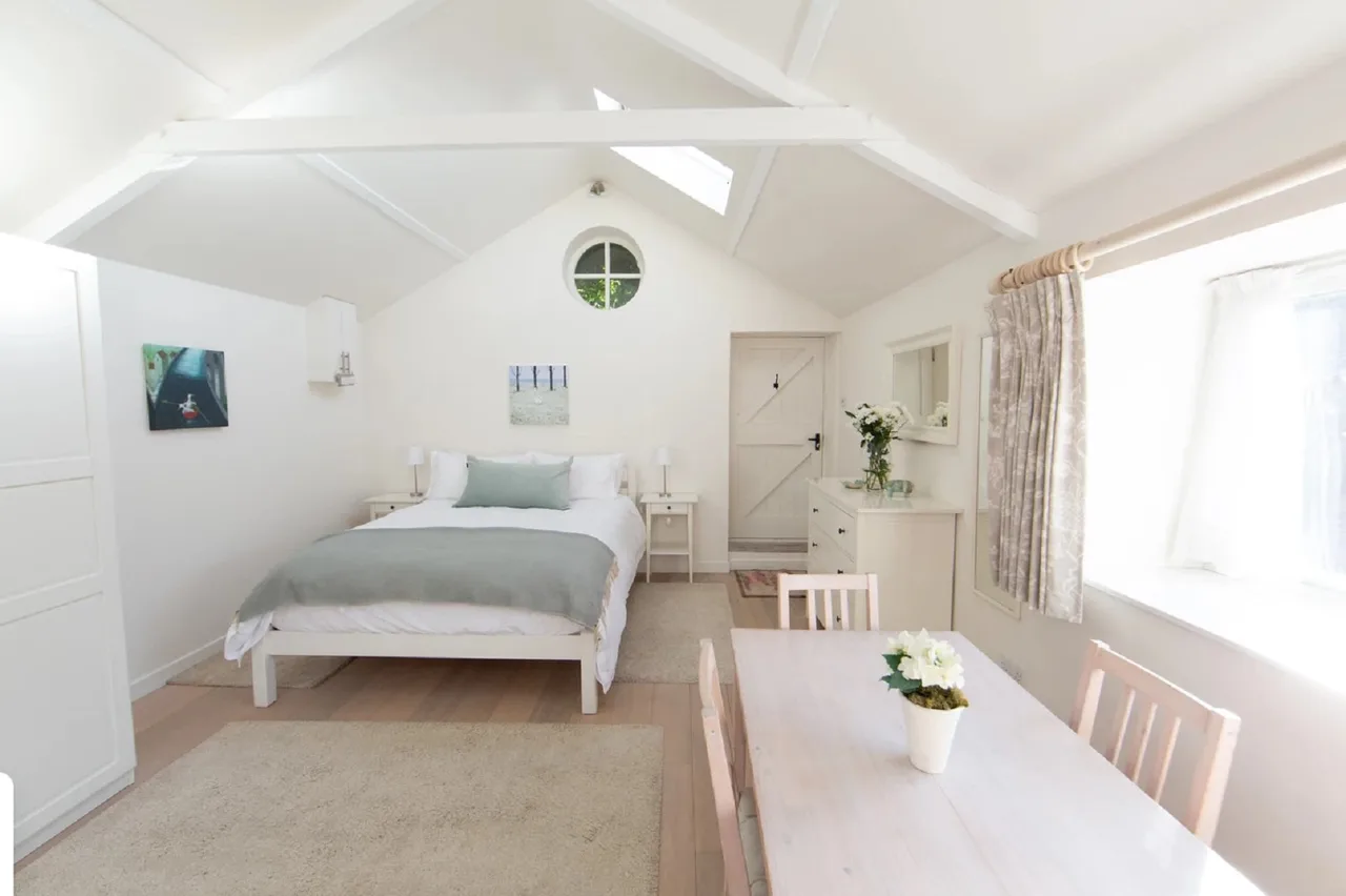 Light And Airy Farmhouse With Relaxing Vibe photo 4