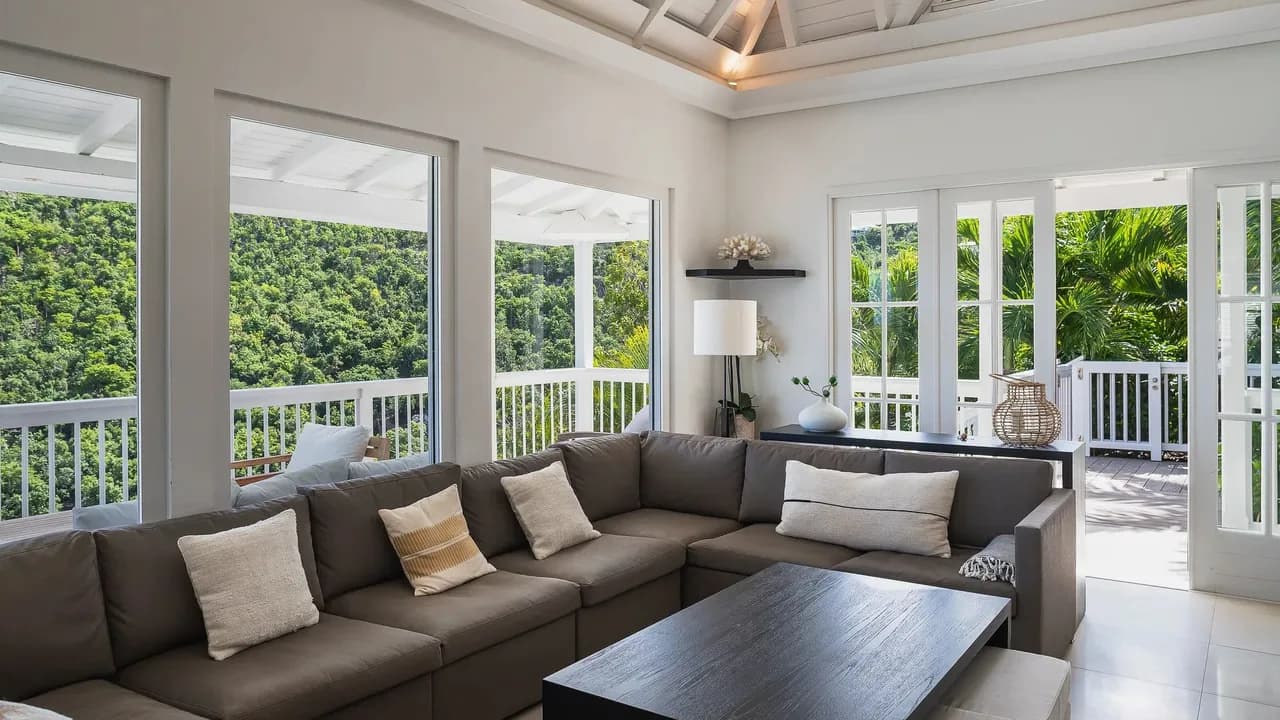 Comfortable Villa With Splendid View photo 2