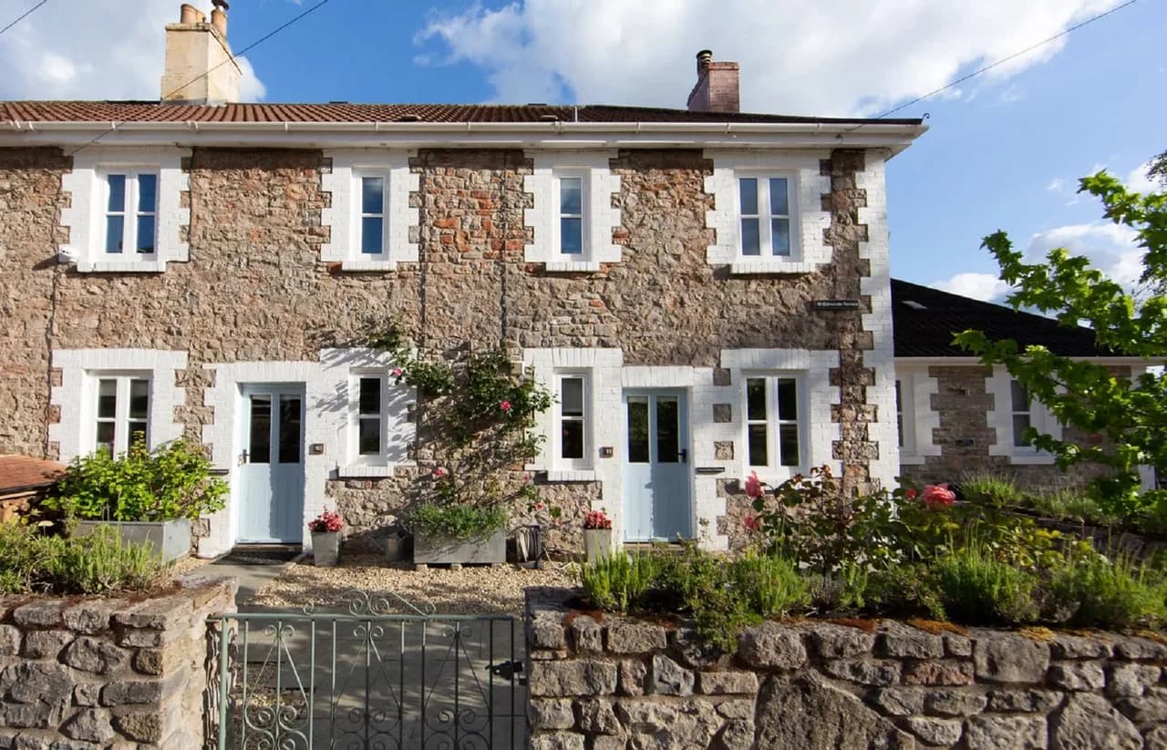 Beautiful And Warm Cottage With Lovely Garden