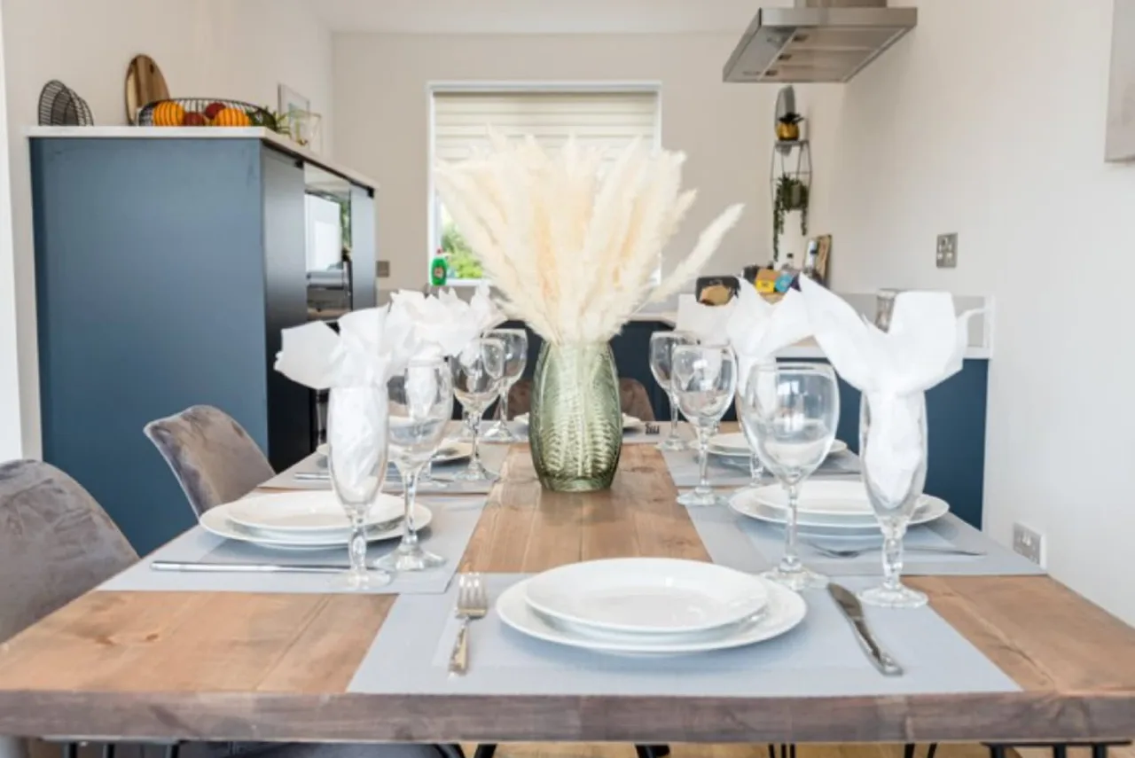 Chic Interior That Offers Ultimate Dream Staycatio photo 3
